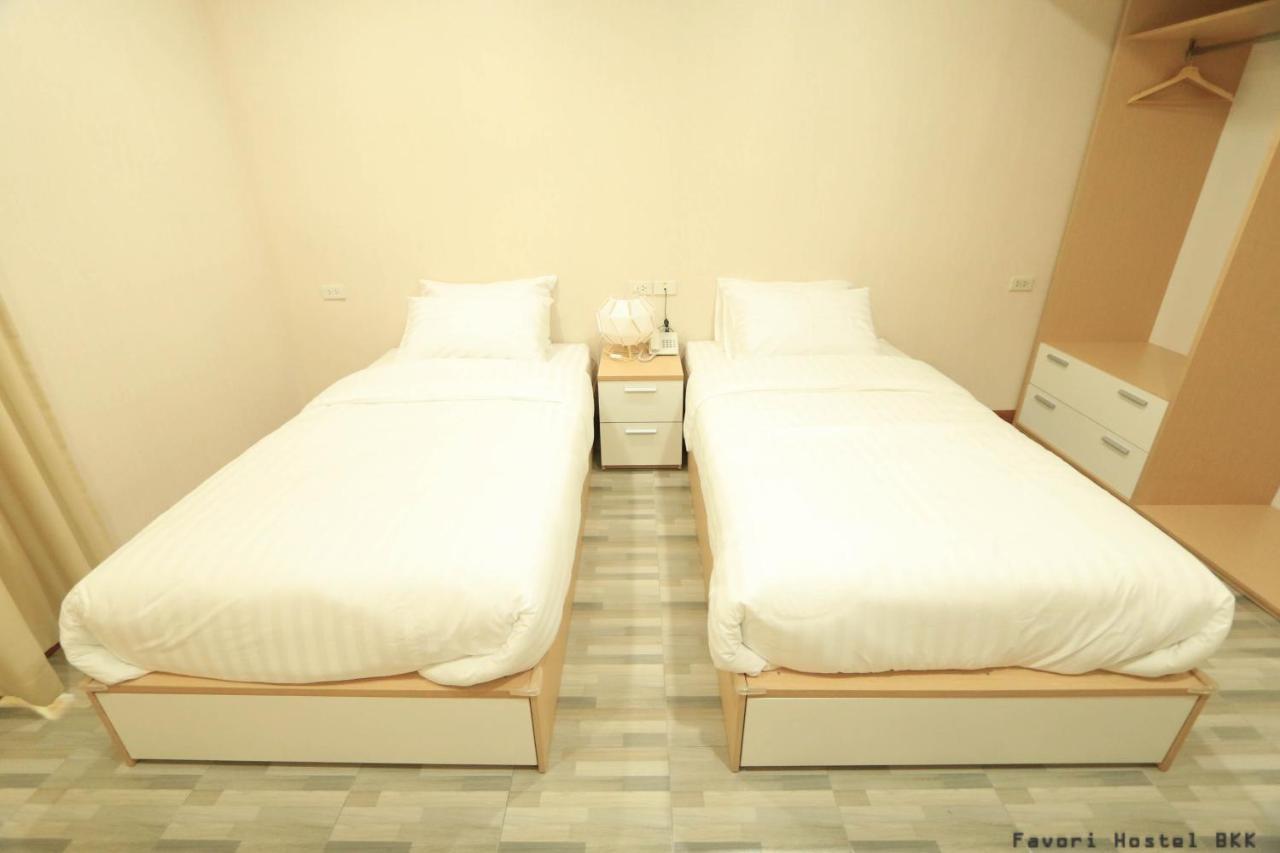 Favori Hostel Bangkok Surawong Exterior photo
