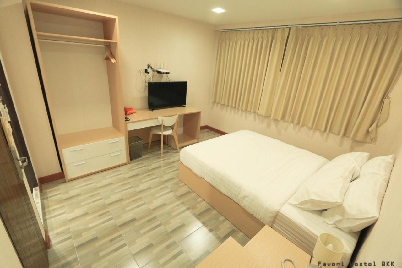 Favori Hostel Bangkok Surawong Exterior photo
